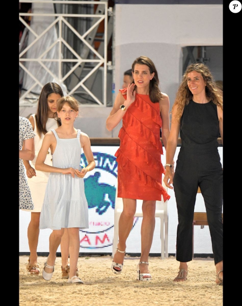 7172134-charlotte-casiraghi-durant-le-jumping-in-vertical_diaporama-2.jpg