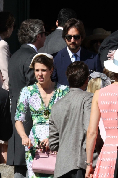 charlotte-casiraghi-with-her-new-boyfriend-dimitri-in-rome-for-a-wedding-280517_2.jpg