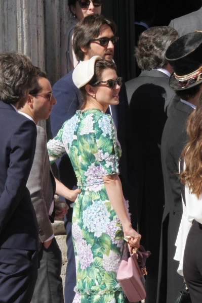 charlotte-casiraghi-with-her-new-boyfriend-dimitri-in-rome-for-a-wedding-280517_4.jpg