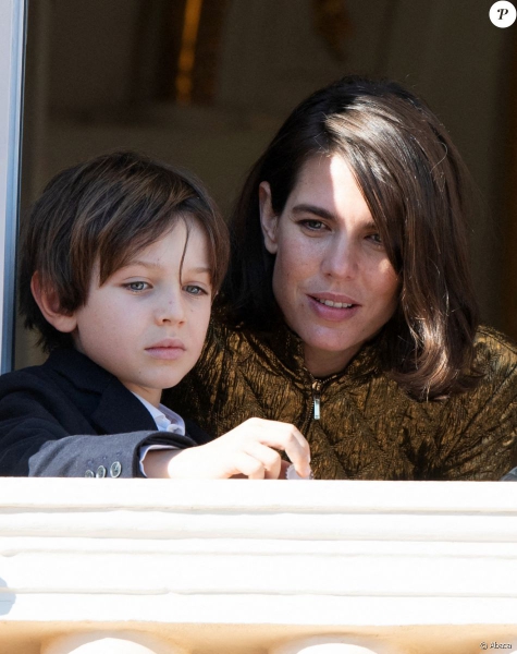 6681700-charlotte-casiraghi-with-her-son-raphael-950x1200-1.jpg