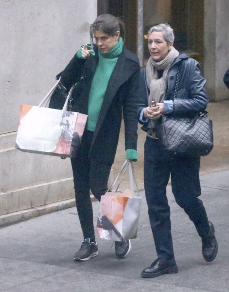 charlotte-casiraghi-out-for-shopping-in-new-york-city-3.jpg