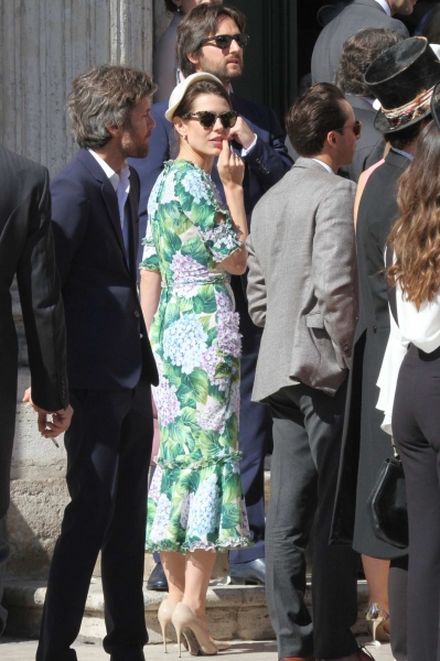 charlotte-casiraghi-with-her-new-boyfriend-dimitri-in-rome-for-a-wedding-280517_3.jpg
