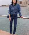 charlotte-casiraghi-defile-chanel-plage-cruise-jeans-matelasse-2022.jpg